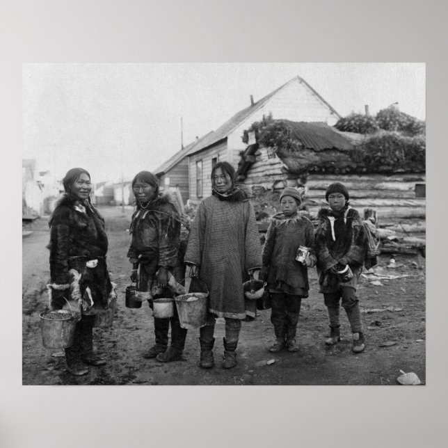 Póster Eskimo Berry Pickers en Nome, Alaska Photography (Frente)