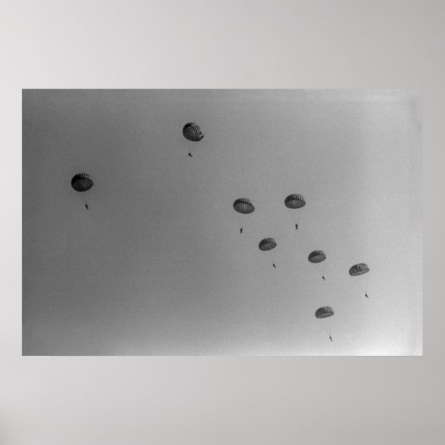 Póster Espectáculo de paracaidistas en blanco y negro de  (Frente)