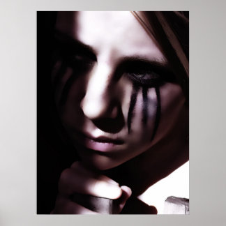 Póster Esperando en el Poster de la oscuridad