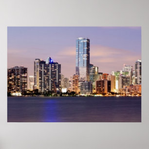 Póster Estados Unidos, Florida, Miami skyline al anochece