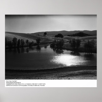 Póster Estanque cerca de Red Bluff por Ansel Adams