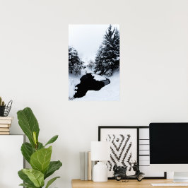 Póster Estanque nevado y árboles desapareciendo en la nie