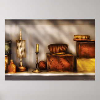 Póster Estante - Una colección de artículos curiosos