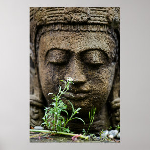 Póster Estatua de jardín de piedra con flor