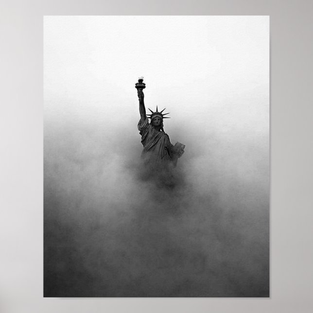 Póster Estatua de la libertad en el poster de niebla (Frente)