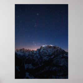 Póster Estrellas y montañas nevadas