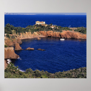 Póster Europe, France, Theoule-sur-Mer. A tile-roofed