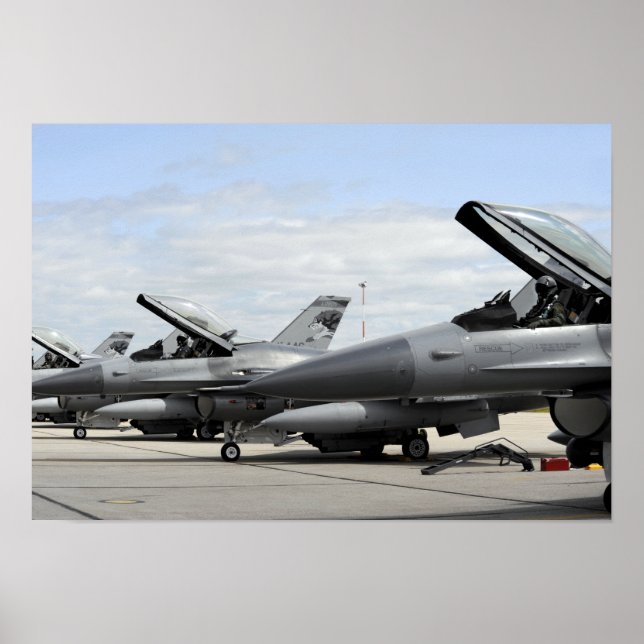 Póster F-16 Fighting Falcons await to launch (Frente)