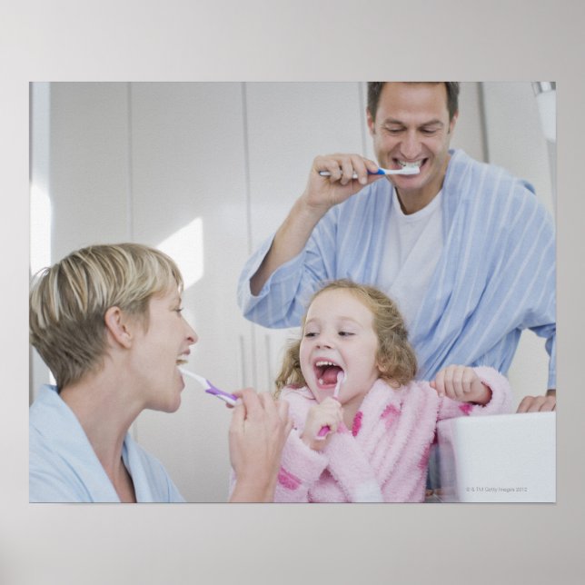 Póster Family brushing teeth together (Frente)
