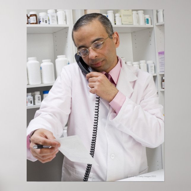 Póster Farmacéutico usando un teléfono (Frente)