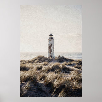 Póster Faro desgastado entre dunas costeras