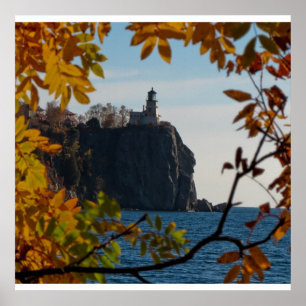Póster Faro partido de la roca en otoño