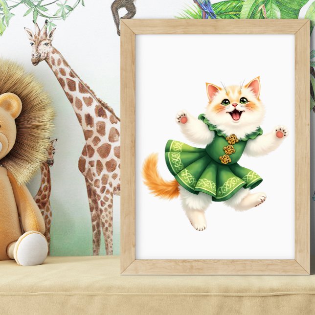 Póster Feliz Gatito Naranja en Vestido Verde Celta Bailan (Subido por el creador)