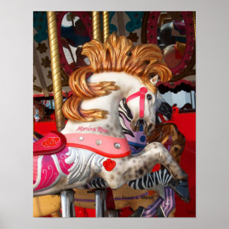 Póster Feria de fotografía del caballo de carrusel rosa y