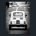 Póster Fiat 500, cinquecento vintage, Roma Poster de Ital<br><div class="desc">Una impresión poster de un Fiat 500,  cinquecento,  que filmé el año pasado en Roma. Una imagen clásica en blanco y negro de un gran coche vintage,  retro. ¡Gran diseño italiano!</div>