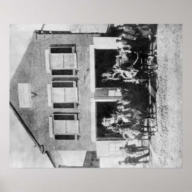 Póster Firemen with Equipment outside Firehouse (Frente)