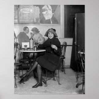 Póster Flapper con alcohol oculto - Prohibición - 1920