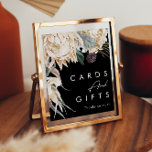 Póster Floral blanca | Rótulo de tarjetas y regalos negro<br><div class="desc">Diseñamos este Rótulo de tarjetas y regalos blancos florales negros para completar su rústico boda tropical oscuro. Con su vegetación bohemia acuática y sus modernas flores bohemias de invierno, como protea, dahlia y loto seco, el diseño seguro que desprenderá su temática minimalista, negra y verde. Cambie el texto y agregue...</div>