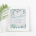 Póster Flores de acuarela azul de Mimosa Bar<br><div class="desc">Utilice este símbolo floral del Mimosa Bar para decorar su mesa y ayudar a los huéspedes a preparar sus bebidas. Diseñado con mis elegantes orquídeas azul acuarela sobre un fondo blanco y fresco, este letrero es perfecto para el brunch y la burbuja, las duchas de novias, las duchas para bebés,...</div>