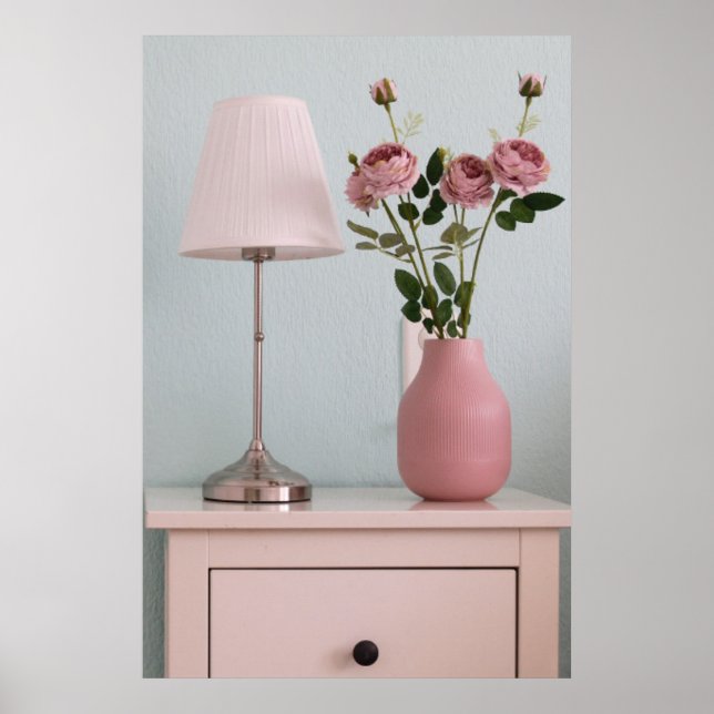 Póster Flores | Rosas rosa pálidas en el puesto nocturno (Frente)