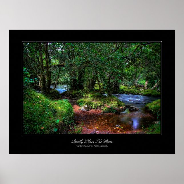 Póster Fluye tranquilamente por el río, serenidad y paz (Frente)