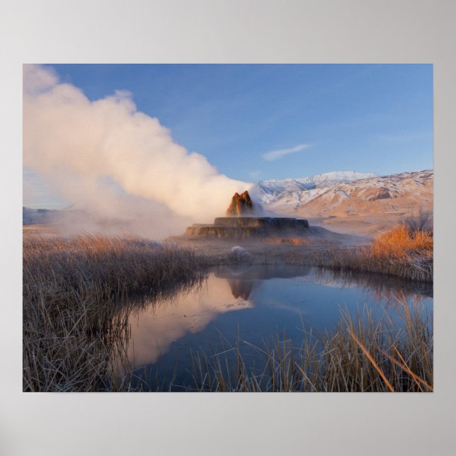 Póster Fly Geyser con Granite Range coronada de nieve (Frente)