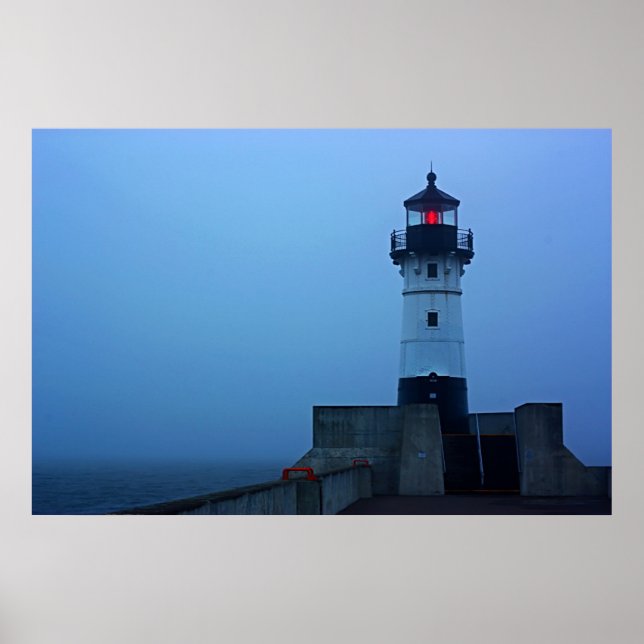 Póster Foggy North Pier Lighthouse (Frente)
