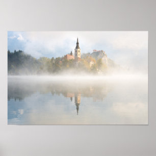 Póster Foggy sunrise at Lake Bled