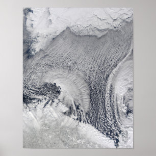 Póster Formaciones inusuales de la nube sobre el mar de