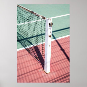 PÓSTER FOTO CENTRADA DE UN POST EN UN LADO DE UN TENIS