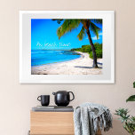 Póster Foto De Arena De Palmera Tropical Hawaii En Tiempo<br><div class="desc">"A la hora de la playa". Relájese en los recuerdos de días de playa perezosos y tropicales cuando mire a este poster de vacaciones de Hawái de una solitaria palmera en una playa de arena y media luna, con cielos azul turquesa y agua cristalinos. ¡Ideal para cualquier habitación de tu...</div>