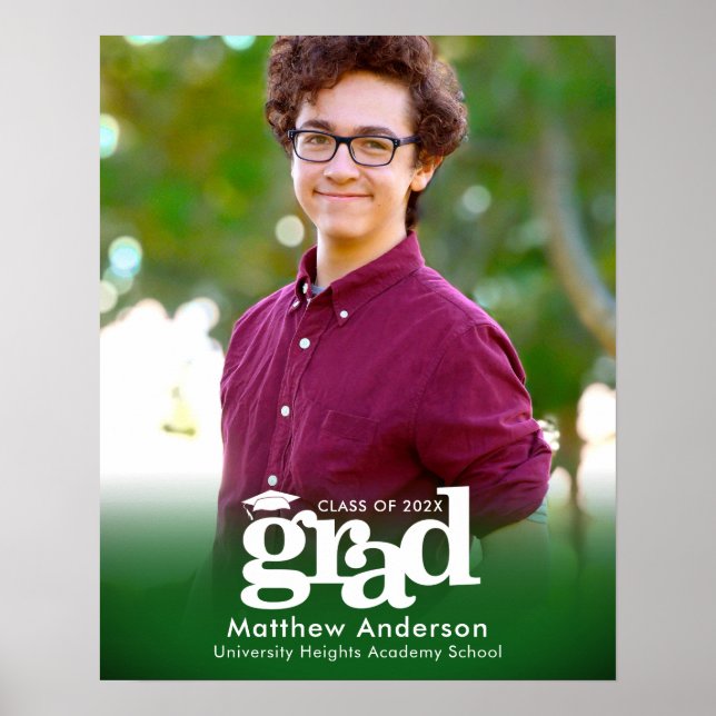 Póster Foto de graduación verde Tipografía negrita Minima (Frente)