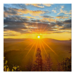 Póster foto de un bosque otoñal montañoso, montañas, p