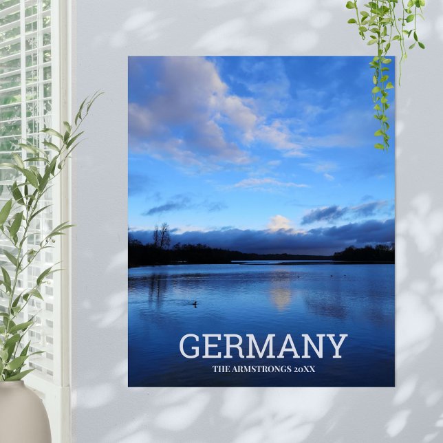 Póster Foto de viaje de Blue Lake Germany (Blue Lake Germany Travel Photo Poster ©Susanne Sachers - Sunny Wanderlust 🌞✈️)