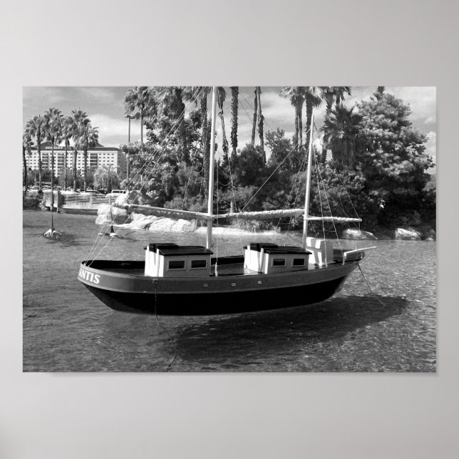 Póster Fotografía De Barco Blanco Y Negro (Frente)