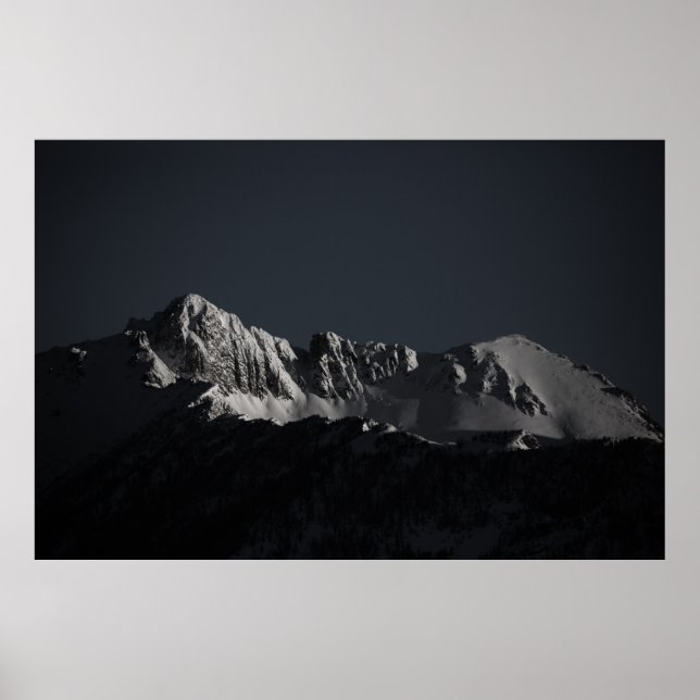 PÓSTER FOTOGRAFÍA DE GRAYSCALE DE LA MONTAÑA DE NIEVE (Frente)