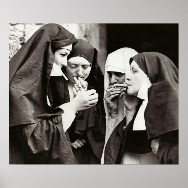 Póster Fotografía de las monjas humeantes de la época (Frente)