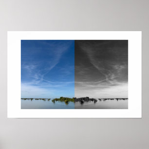 Póster Fotografía de reflejo del cielo sobre el agua