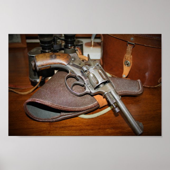 Póster Fotografía de revólver antiguo muy interesante de  (Frente)