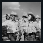 Póster Fotografía de Vintage Cowgirl y Cowboy<br><div class="desc">Vintage Cowgirl y Cowboy Photograph. Chica de vaca bebiendo un refresco mientras ve rodeo,  Montana vida occidental de los años 30. Fantástica foto en blanco y negro adecuada para la decoración del hogar,  restaurante,  oficina,  mancaverna y dormitorio.</div>