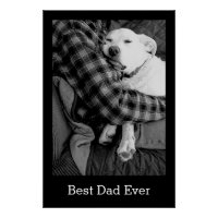 Fotografía en blanco y negro de perro peleándose c