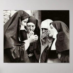 Póster Fotografía vintage de las monjas fumando 10x8in