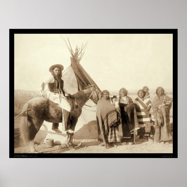 Póster Four Lakota Indian Women in front of Tipi SD 1891 (Frente)
