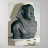 Fragmento de una estatua de estilo egipcio de Ptol