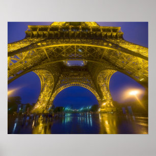Póster Francia, París. Torre Eiffel iluminada en