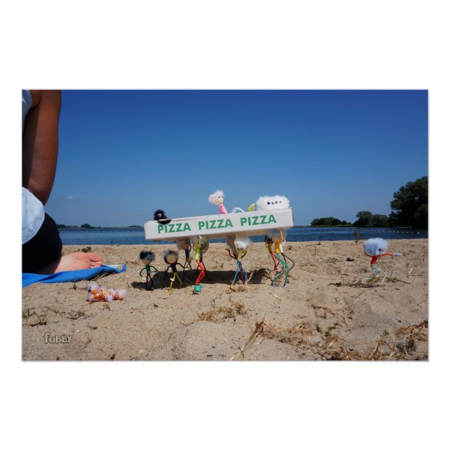 Póster Fubby's die op het strand een pizza stelen. (Anverso)