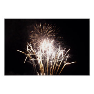 Póster Fuegos artificiales blancos y dorados en celebraci