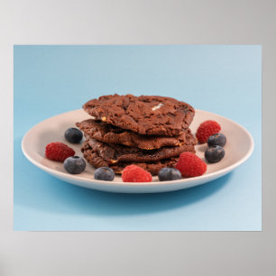 Póster Galletas De Chocolate Con Bayas Foto De Comida