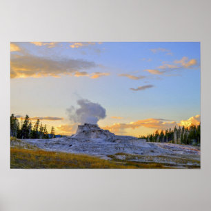 Póster Géiser Castle al atardecer, Parque Nacional Yellow