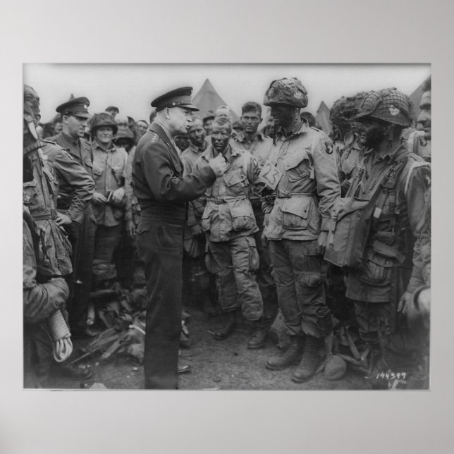 Póster General Dwight D. Eisenhower con paracaidistas (Frente)